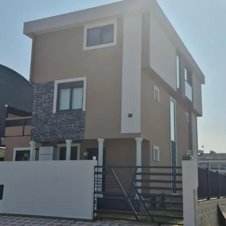 Denis House Villa