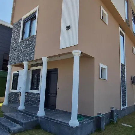 Denis House