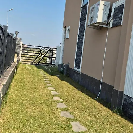 Denis House