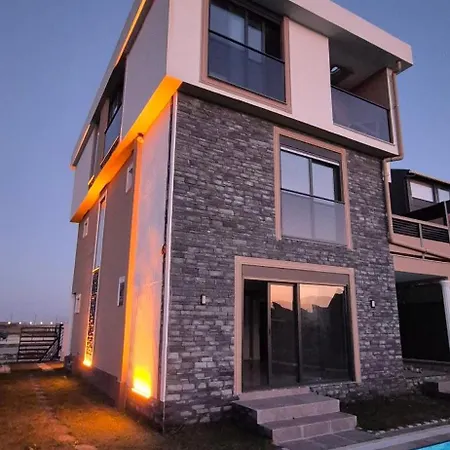 别墅 Denis House 贝莱克