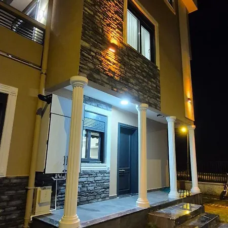 别墅 Denis House 贝莱克